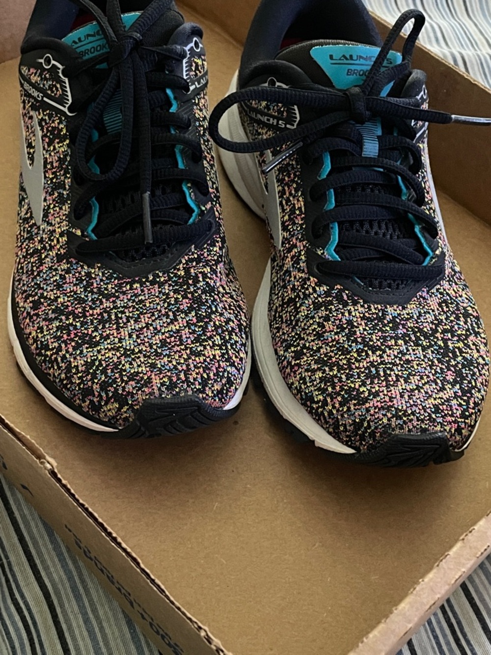 Brooks Women's Launch 5 DNA  Running Shoes Sneakers with Black Teal Accents - Picture 3 of 16